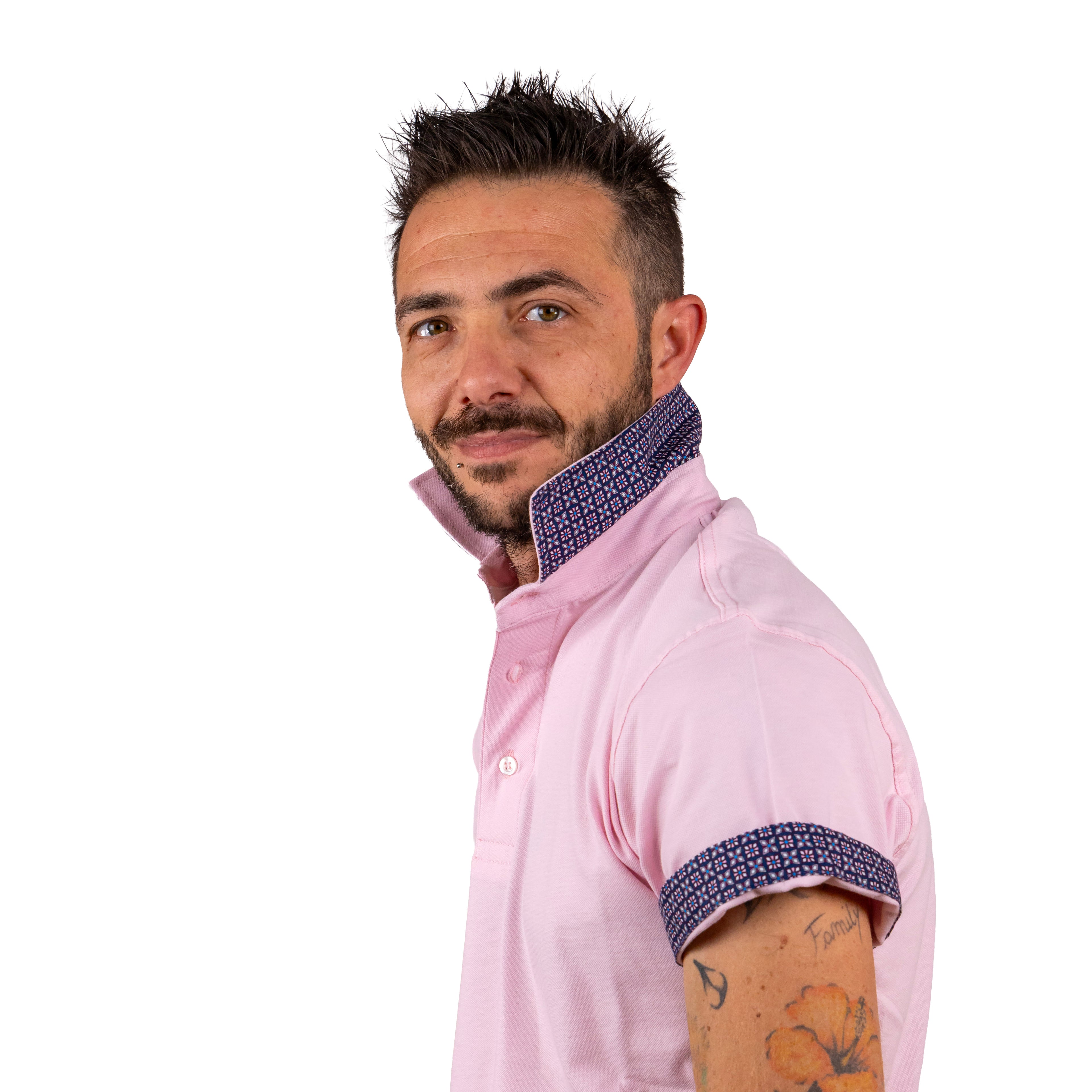 Maglia elasticizzata con collo a camicia