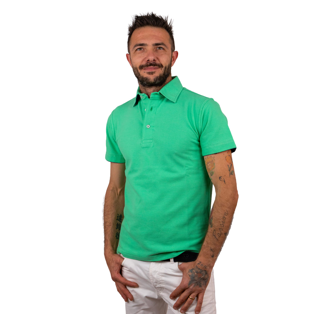 Maglia elasticizzata con collo a camicia